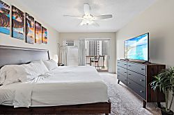 Kuhio at Waikiki 1518