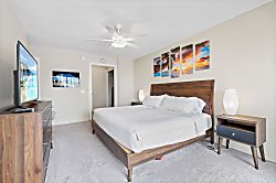 Kuhio at Waikiki 1518