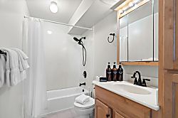 Kuhio at Waikiki 1518