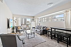 Kuhio at Waikiki 1518