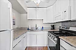 Kuhio at Waikiki 1518