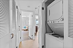 Waikiki Beach Tower 1404