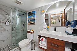 Lualoa A308 - Bathroom