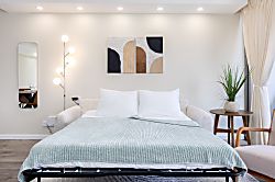 Waikiki Banyan 1013 Tower 2