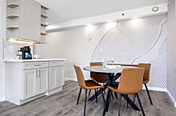 Waikiki Banyan 1013 Tower 2