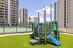 Waikiki Banyan Tower 1 Suite 2310 - Children's area