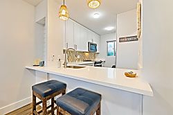 Oceanfront Kihei Condo with Pool - Ground Floor