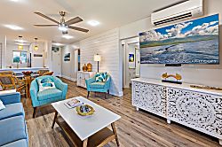 Oceanfront Kihei Condo with Pool - Ground Floor