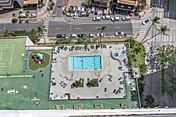 Waikiki Banyan 30th Floor Condo