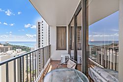 Waikiki Banyan 30th Floor Condo