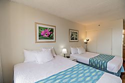 Waikiki Banyan 30th Floor Condo