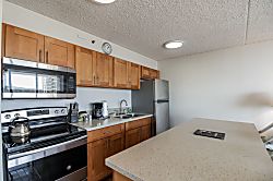 Waikiki Banyan 30th Floor Condo