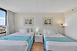 Waikiki Banyan 30th Floor Condo