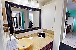 Waikiki Banyan Tower 2 Suite 807