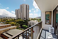 Waikiki Banyan Tower 2 Suite 807