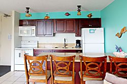 Waikiki Banyan Tower 2 Suite 807