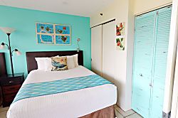 Waikiki Banyan Tower 2 Suite 807