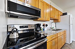 Waikiki Banyan Tower 1 Suite 802