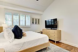 Turtle Bay Condo with Loft and Split Air