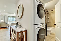 Turtle Bay Condo with Loft and Split Air