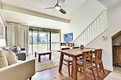 Turtle Bay Condo with Loft and Split Air