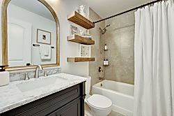 Turtle Bay Condo with Loft and Split Air