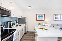 Waikiki Banyan 1811 T2