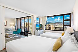 Waikiki Banyan 1811 T2