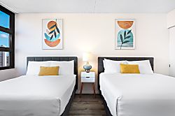 Waikiki Banyan 1811 T2