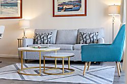 Waikiki Banyan 1811 T2