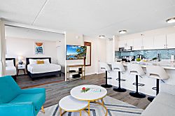 Waikiki Banyan 1811 T2