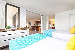 Waikiki Banyan 1709 T2