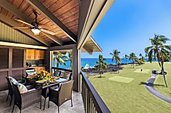 Kanaloa at Kona 1606 - Dinner on the lanai comes with a straight shot to the Pacific over the palms.