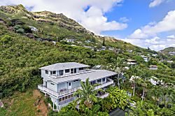 The Penthouse in Lanikai