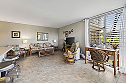 Alii Villas #224 - Living area
