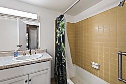 Alii Villas #224 - Bathroom