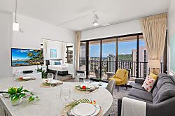 Waikiki Banyan 3701 T1