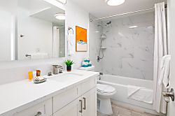 Waikiki Banyan 3701 T1