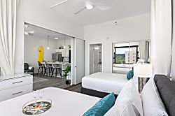 Waikiki Banyan 3701 T1