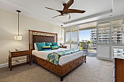 Aston Whaler on Kaanapali #619