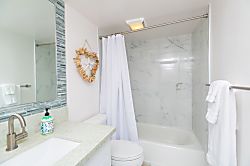 Waikiki Sunset Hotel