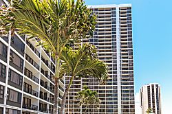 Waikiki Banyan 704 T2