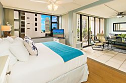 Waikiki Banyan 704 T2