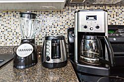 Waikiki Banyan 704 T2