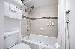 Waikiki Banyan 704 T2