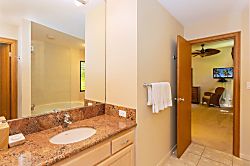 Kapalu Ridge Villa 2914 - Attached to your master bedroom you will find the oasis of your master bathroom