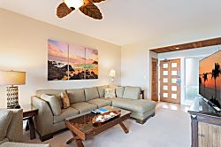 Kapalu Ridge Villa 2914 - A pull-out sofa makes for a max sleeping capacity of four