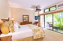 Kapalu Ridge Villa 2914 - Unwind in your master bedroom with a king sized bed, TV and lanai
