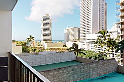 Waikiki Banyan Tower 1 Suite 708