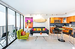 Waikiki Banyan Tower 1 Suite 708